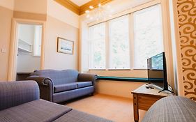 Atholl Apartment - A Unique Apartment In Countryside Park With Wifi And Access To Pool And Bar